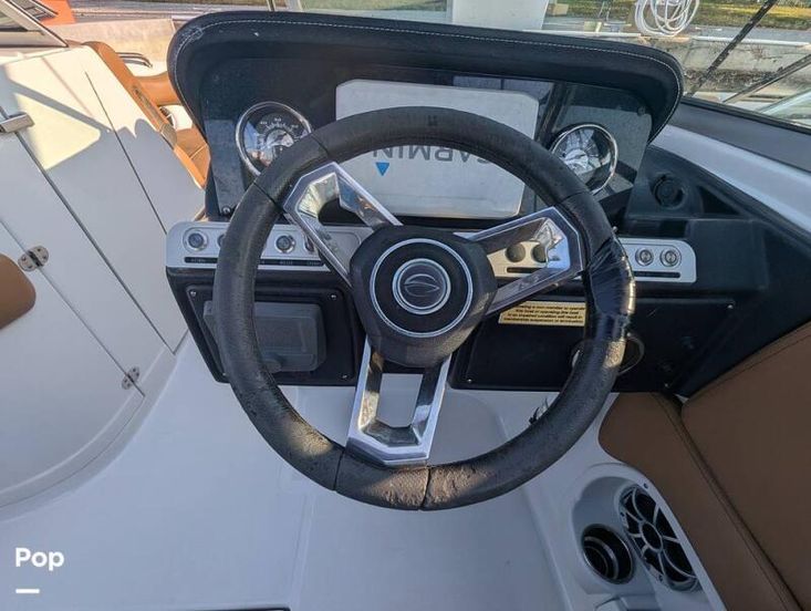 2023 Crownline e235 xs