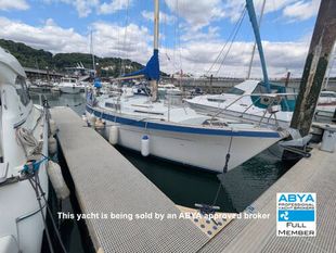 1980 Moody 33 MK I Centre Cockpit