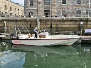 1993 Boston Whaler 220 Outrage