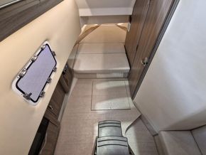 2020 Regal 33 SAV 12