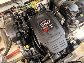 Bayliner 285  - Engine