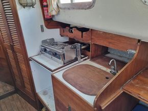Fisher 30 MOTOR SAILOR - Galley