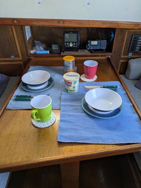 Dinette table