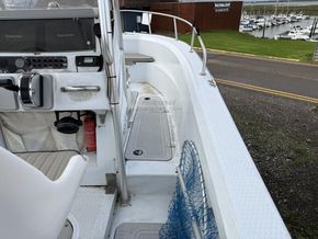 Triumph 21 Centre Console Fast Fisher - Side Deck