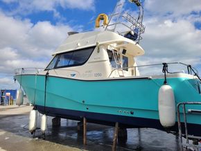 2006 Rodman 1250 65