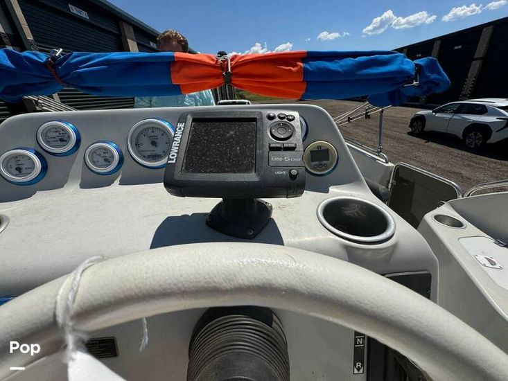 2002 Mercruiser 28 party cat