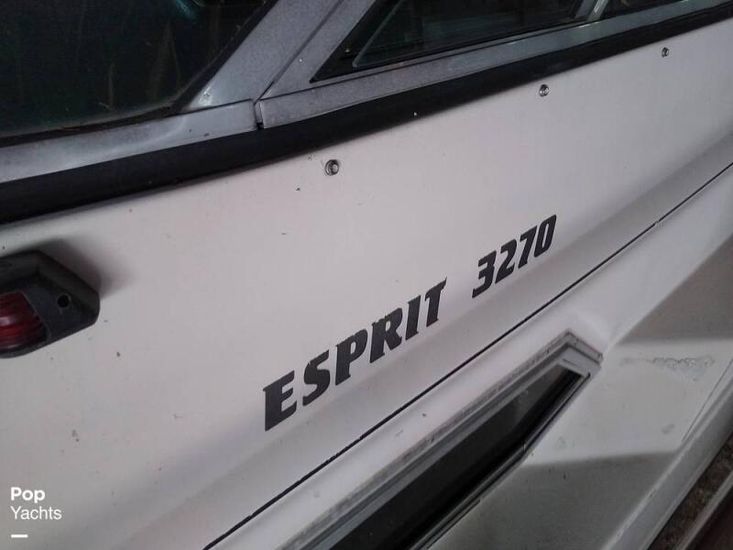 1989 Cruisers Yachts Esprit 3270
