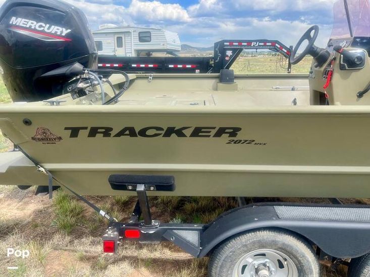 2020 Tracker 2072 grizzly