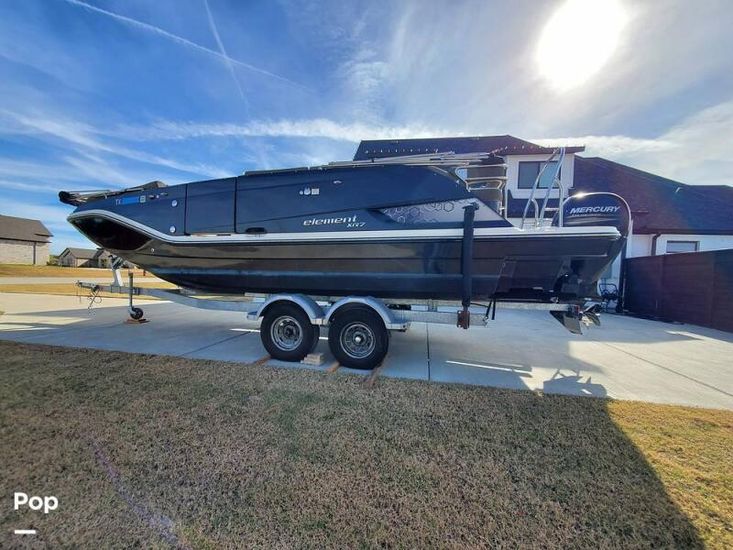 2019 Bayliner element xr7