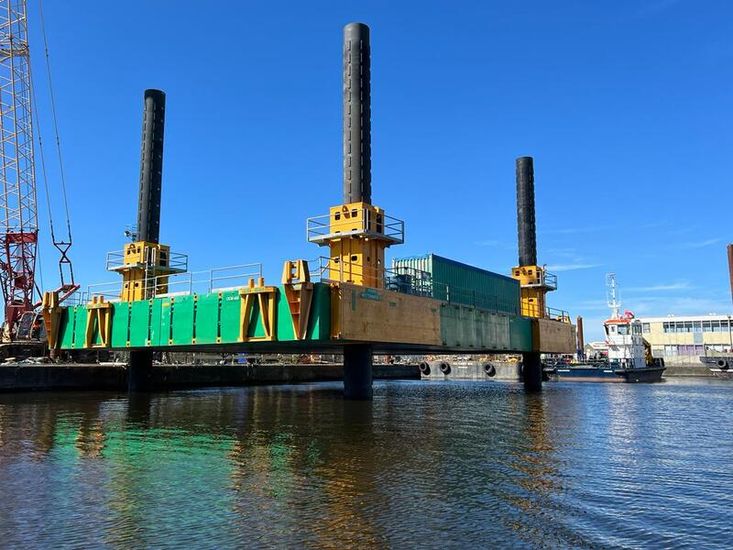 Jack Up Barges available for charter