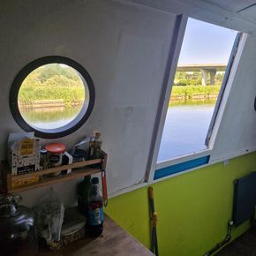 Side Hatch