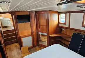 Wolstenholme cruising barge for sale with BJ Marine