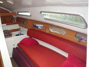 Parker Lift-Keel Yachts 235 Sailing Yacht - Saloon