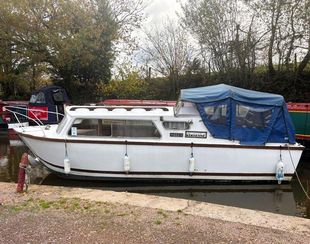 Chatterbox-22ft 1985 Dawncraft 2 berth motor cruiser.