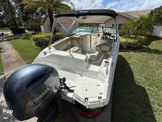 2016 NauticStar 223 DC Sport Deck