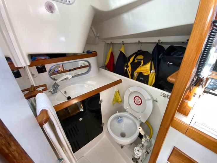 1998 J Boats 32