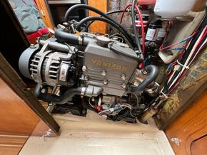 Oyster  Lightwave 395  - Engine