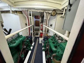 Custom Pilothouse Trawler 48ft Yacht Liveaboard - Engine Room