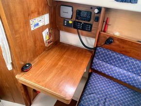 Hunter 265  - Navigation Station