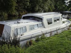 Elysian 34 centre cockpit River Cruiser