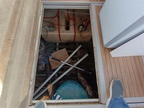 Princess 32  - Lazarette Locker