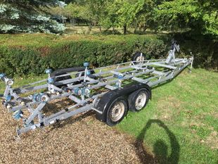 RM Double Axel braked road trailer
