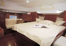 Beneteau Oceanis Clipper 42CC Cabin