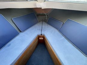Seamaster 30  - Forward Cabin