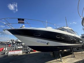 2011 Princess V42 3