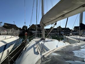 1993 Hunter Legend  Hunter Channel 323 10