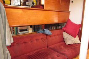 Settee port