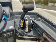 Quicksilver 555 activ cabin