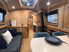 BESPOKE BOAT CO 65ft WIDEBEAM