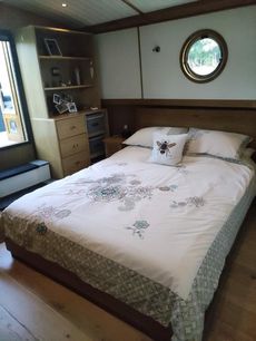 2019 70ft x 12ft6&rsquo;&rsquo; Widebeam built by Collingwood &lsquo;&rsquo;Bumblebee&rsquo;&rsquo;