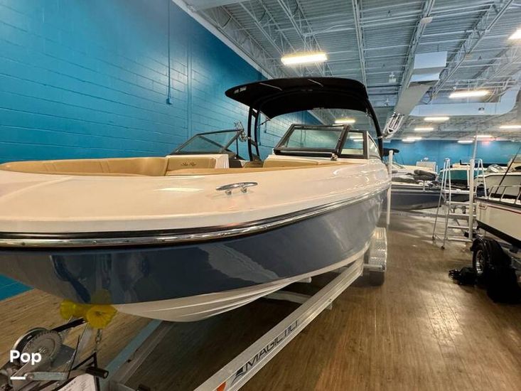 2020 Sea Ray 230 spx