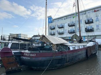 "Orange & Blue" House Boat
