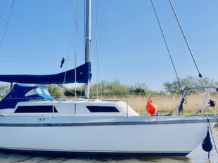 1989 Tomahawk 25 - perfect starter yacht