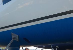 Beneteau Oceanis 45  - Hull Close Up