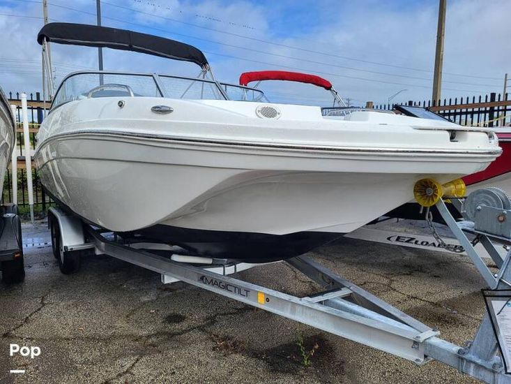 2018 Hurricane 217 sundeck