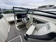 2022 Sea Ray SPX 230