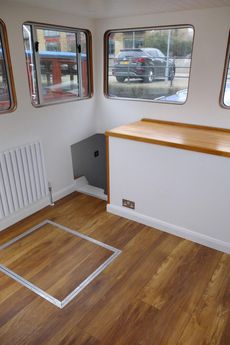 Reduced - must sell.  London mooring new fit out 
