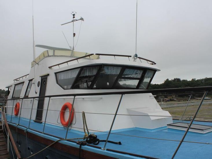 1980 Houseboat purpose built 20m