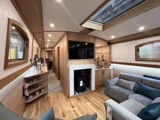 BESPOKE BOAT CO 65ft WIDEBEAM
