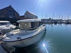 Quicksilver 605 Pilot (2018 Excellent Condition)