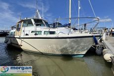 1982 Aquastar  27 aft cabin