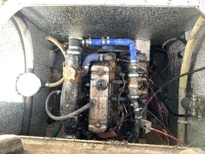 Moody 33 Aft cabin - Engine