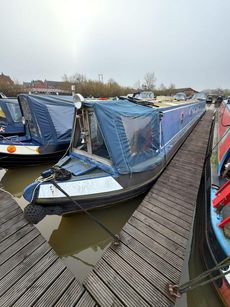 Myemvee - 70ft Semi Traditional