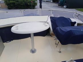 Flybridge social area