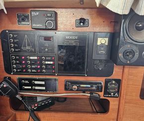 nav station breakers and controls