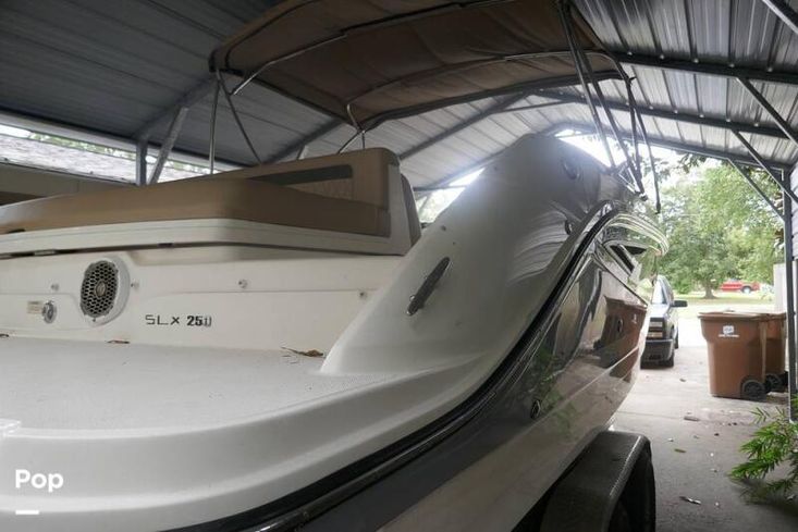 2017 Sea Ray 250 slx